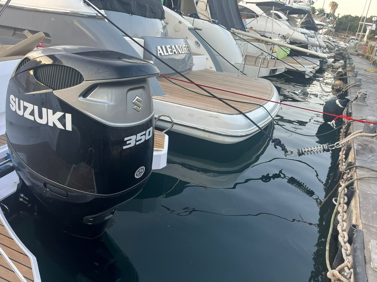 Suzuki DF350ATX 350HP 4-Stroke EFI Outboard Motor 237 Hours