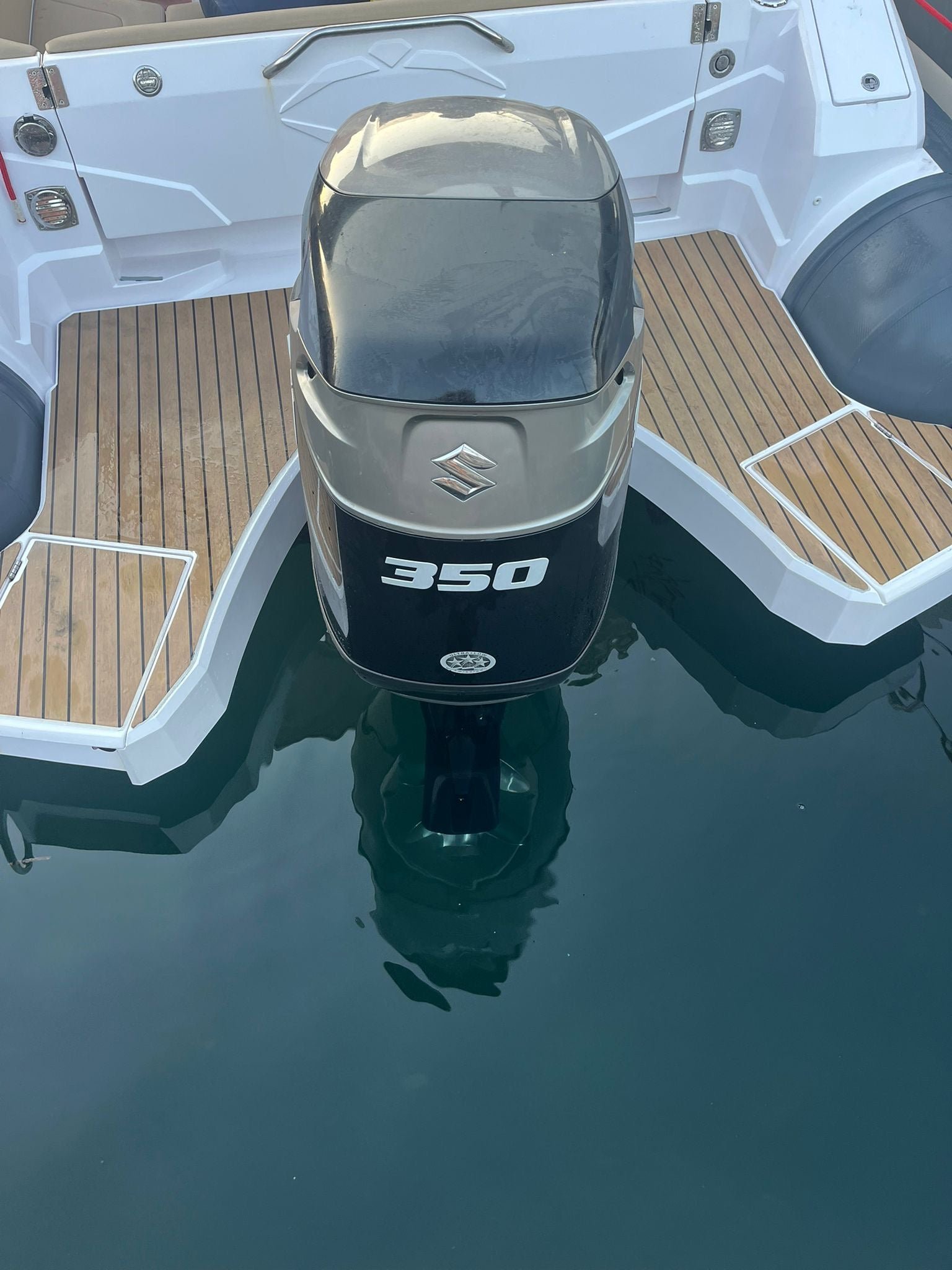 Suzuki DF350ATX 350HP 4-Stroke EFI Outboard Motor 237 Hours
