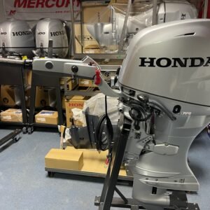 Honda BF40 SRTU 40 HP Short Shaft Outboard Motor with Tiller Steering