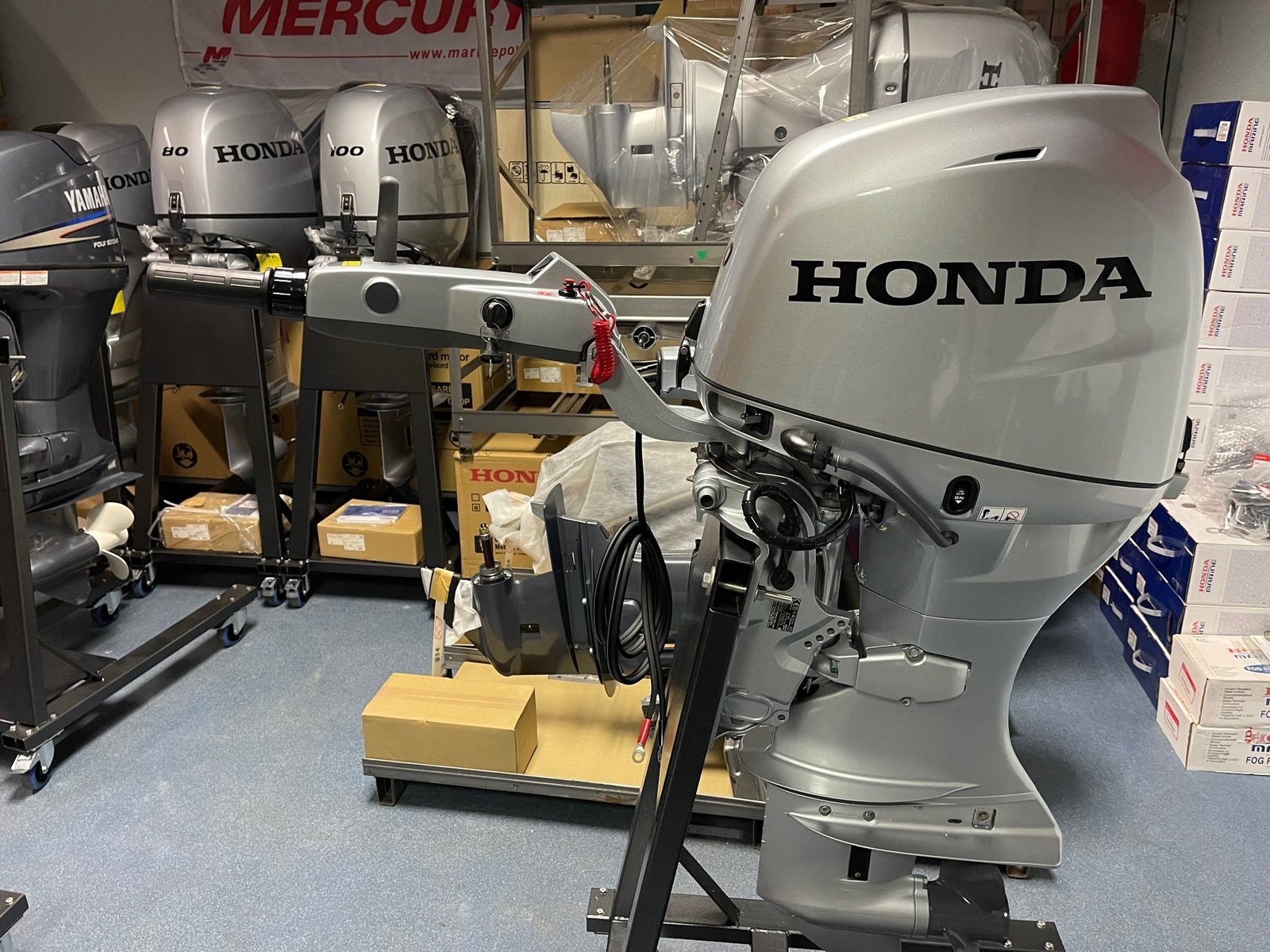 Honda BF40 SRTU 40 HP Short Shaft Outboard Motor with Tiller Handle