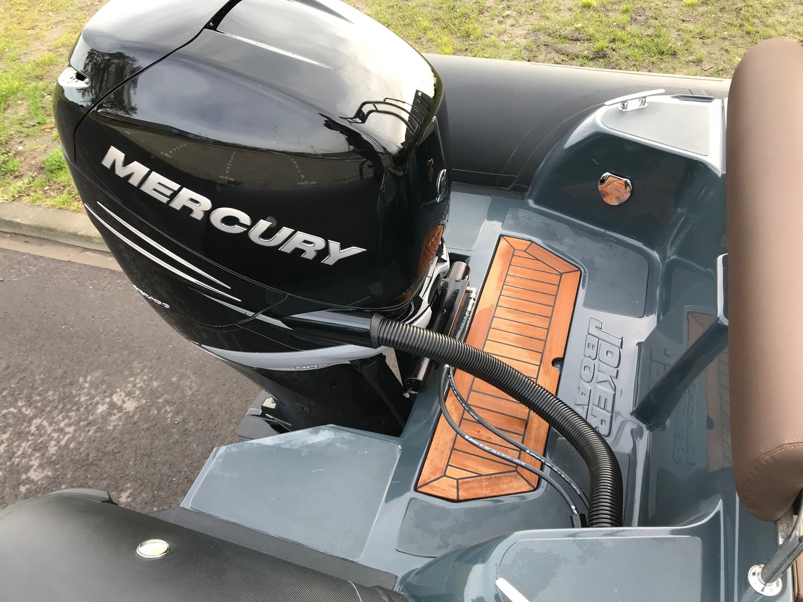 Mercury Through-Hull Fuel Hose 1m with Black Hull Fitting