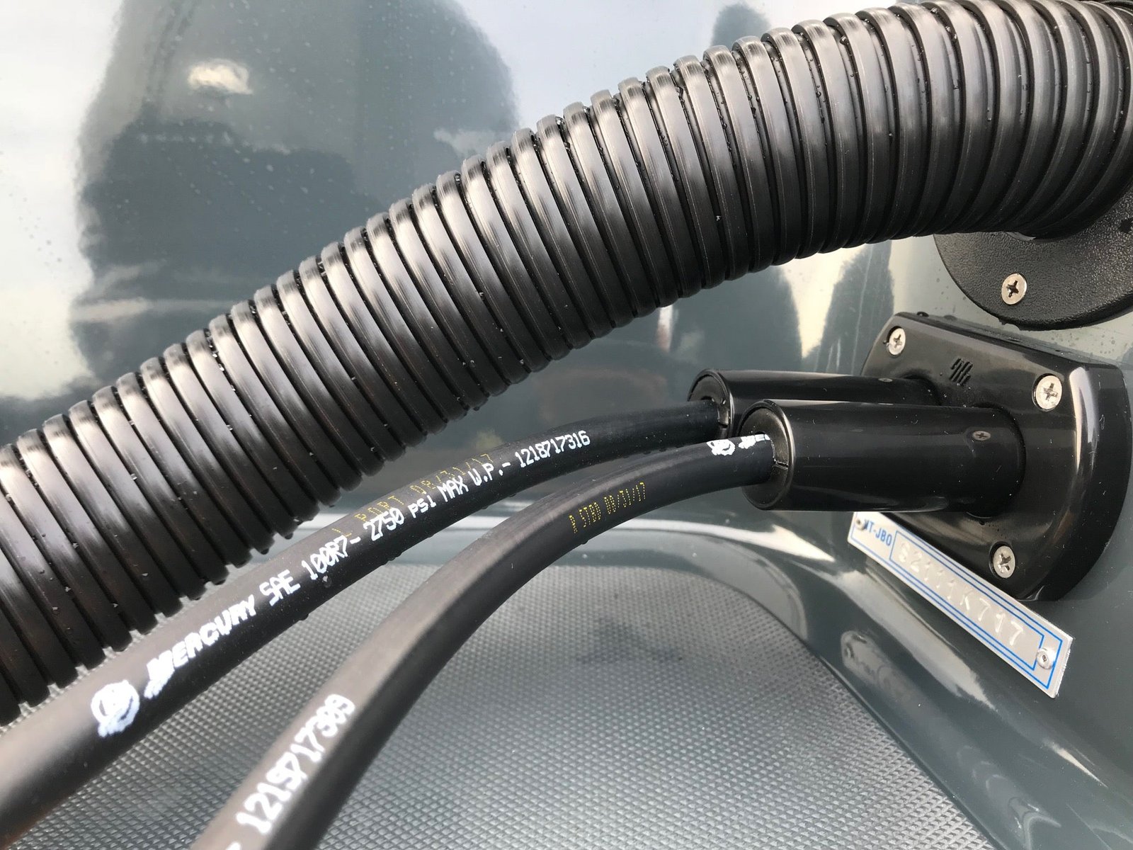 Mercury Through-Hull Fuel Hose 1m with Black Hull Fitting