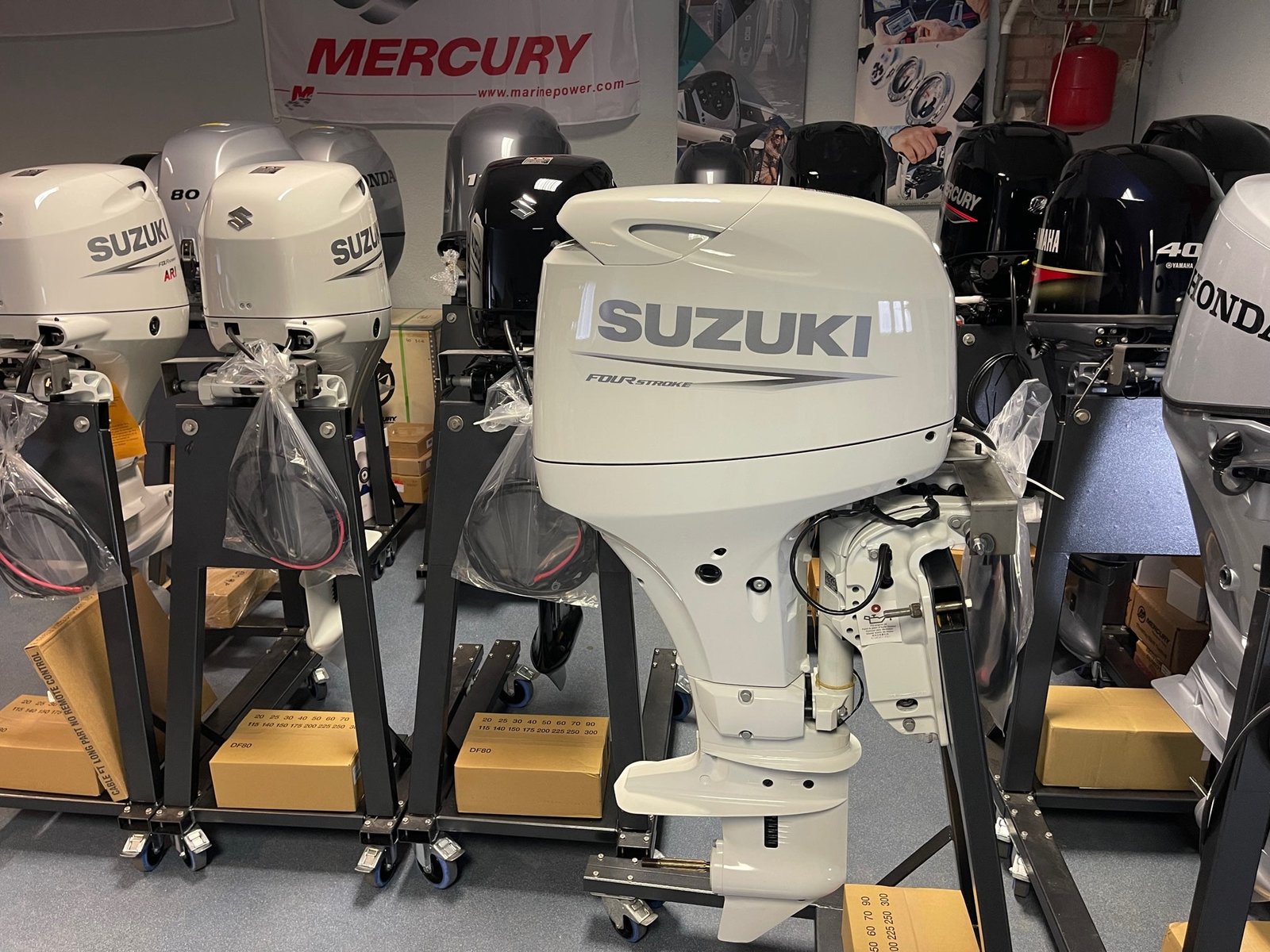 Suzuki DF40 ATL 40 HP Long Shaft Outboard Motor White Electric Start