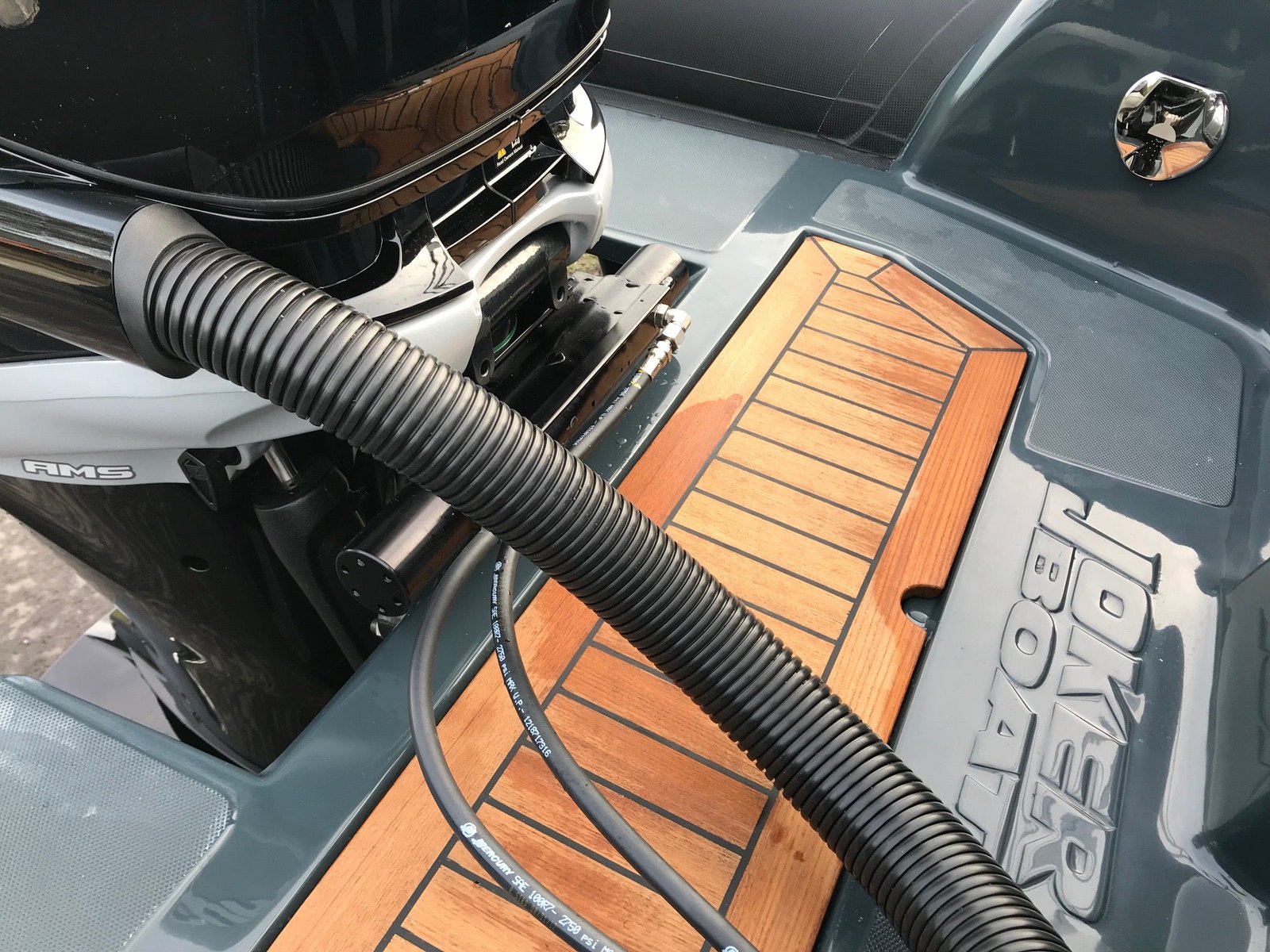Mercury Through-Hull Fuel Hose 1m with Black Hull Fitting