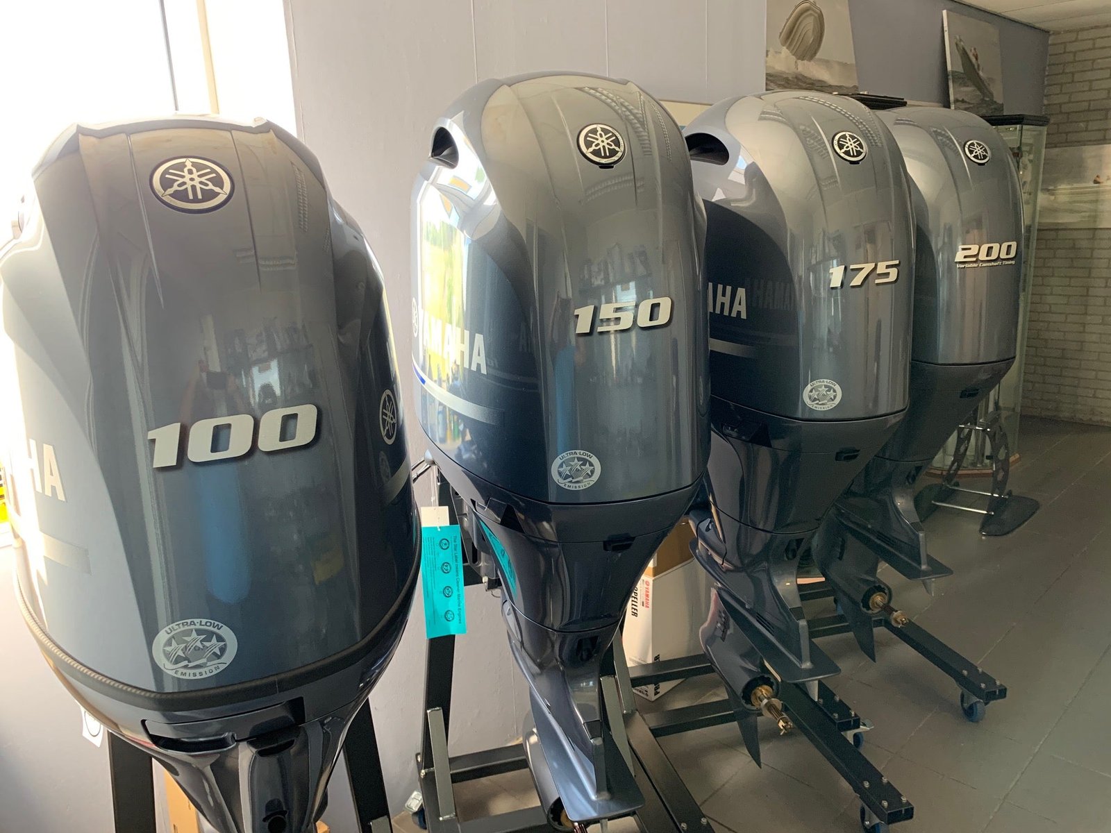 Yamaha F115 LB 115 HP Long Shaft Outboard Motor With Remote Tachometer